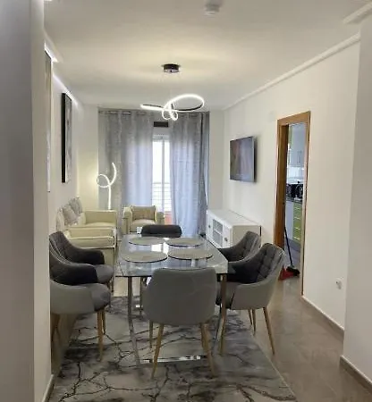 Moderne Im Stadtzentrum Torrovieja * Торрев'єха